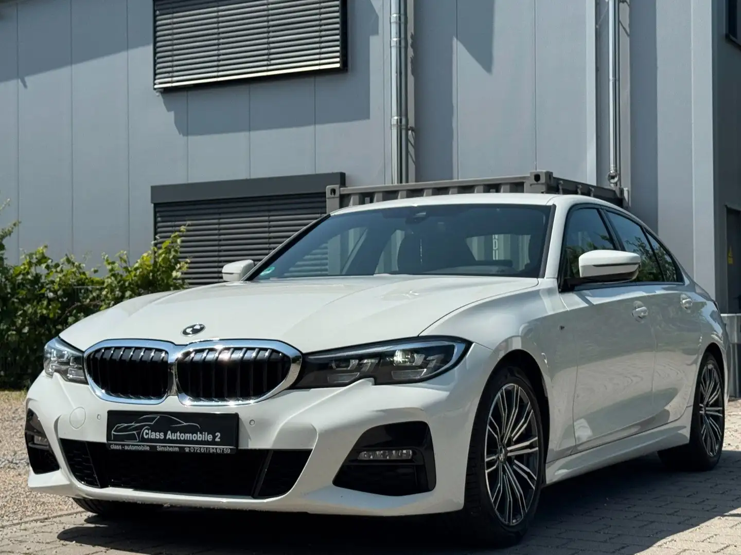 BMW 320 i M Sportpaket /MFL/SHZ/NAVI Bianco - 1