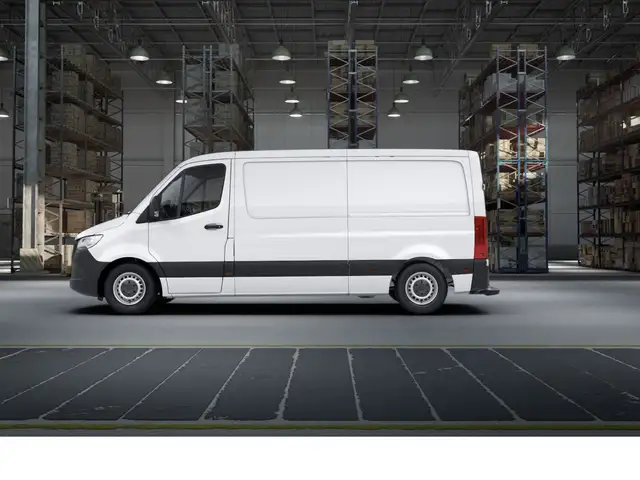 Mercedes-Benz Sprinter view 3