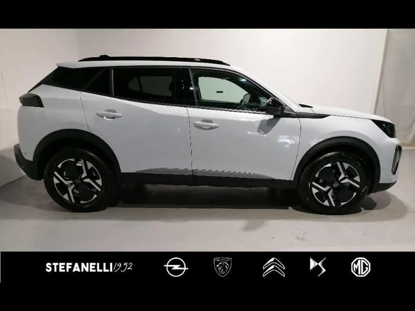 Peugeot 2008 1.2 PureTech Allure Fehér - 2