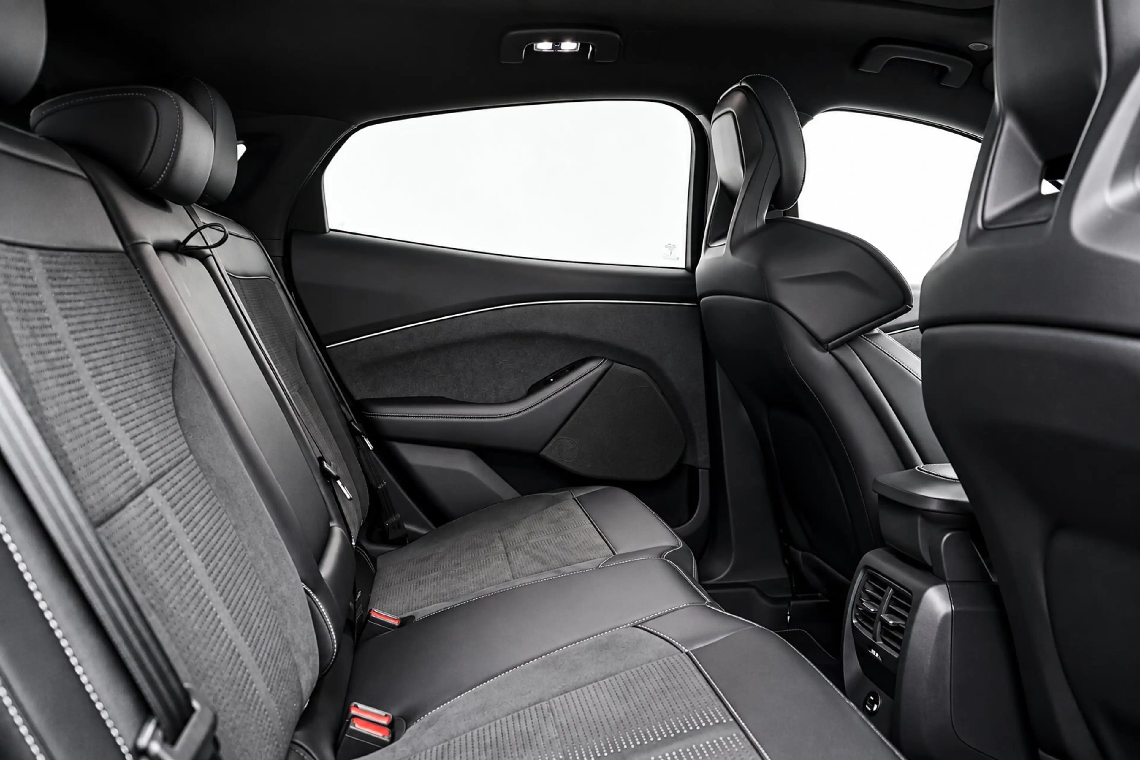 Ford Mustang Mach-E GT Extended 91KWh AWD 487pk | Panoramadak | 20"LMV — photo 5