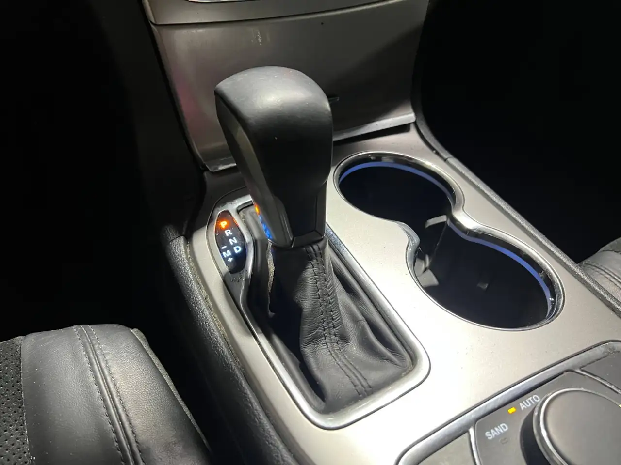 Jeep Grand Cherokee снимка Jeep Grand Cherokee