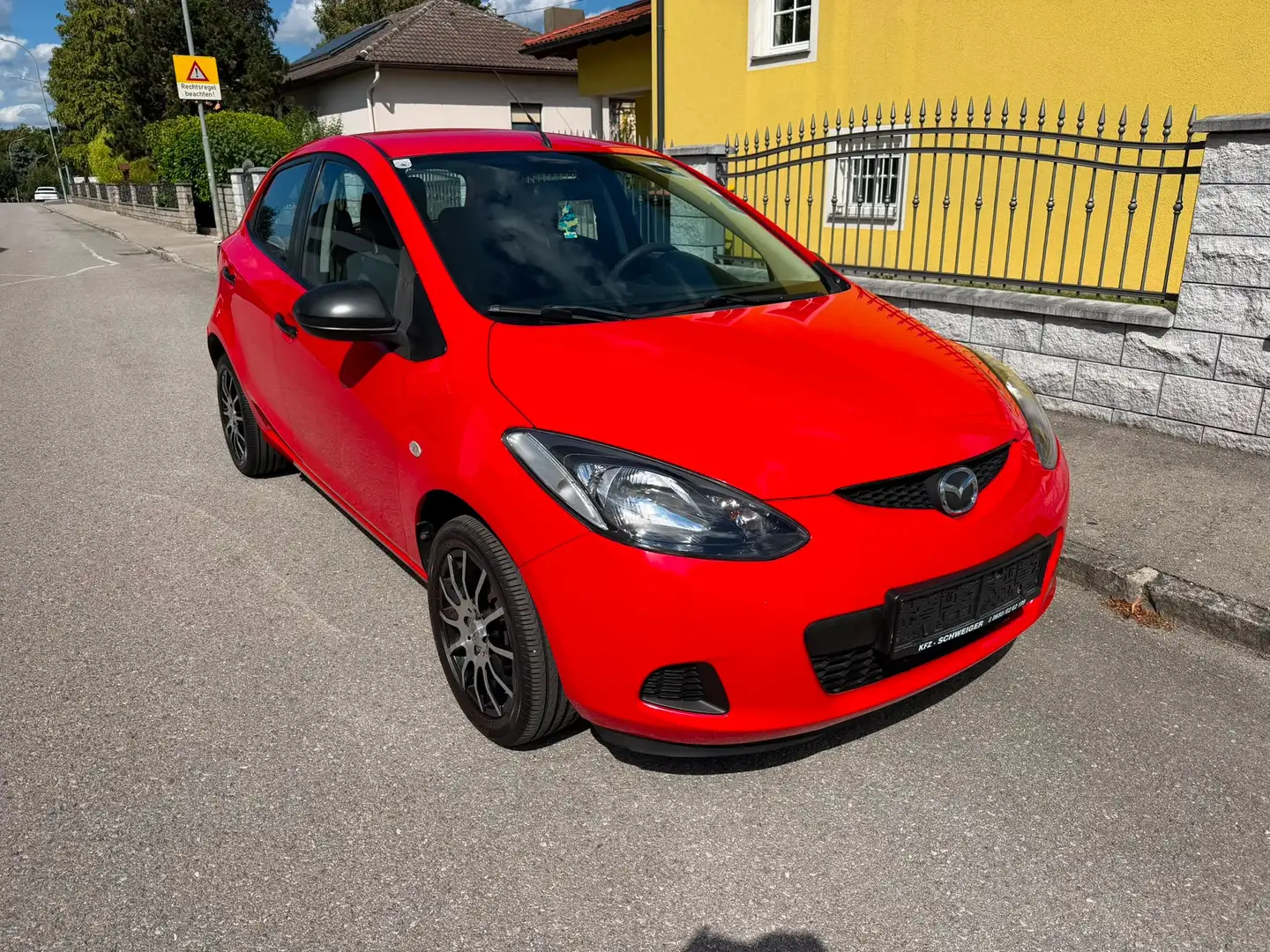Mazda 2 Pickerl bis 04.27 Rot - 1