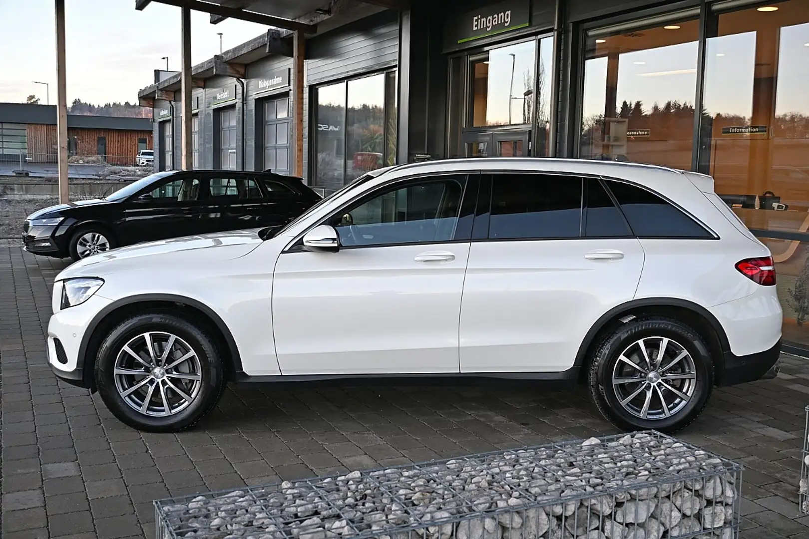 Mercedes-Benz GLC 220 d 4MATIC Aut. MultibeamLED, COMAND, EXCLUSIVE I... Weiß - 2