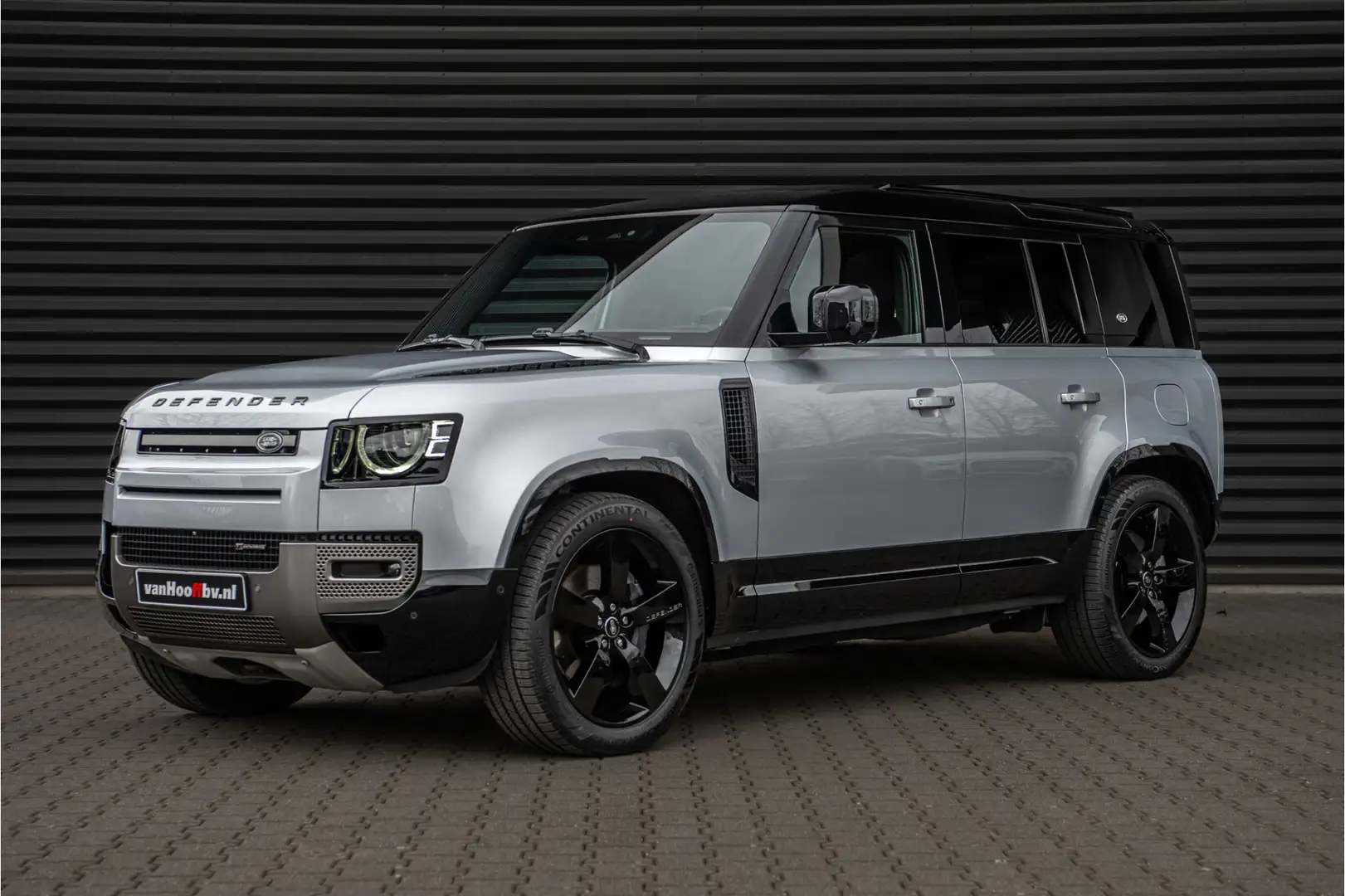 Land Rover Defender 110 P400e 110 X-Dynamic HSE -22''-Headup-Pano-Trek Stříbrná - 1