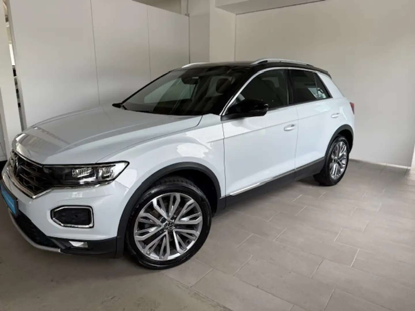 Volkswagen T-Roc Sport 1.5 TSI DSG Navi AHK LED el.Klappe Dig.Cockpit ACC Weiß - 1