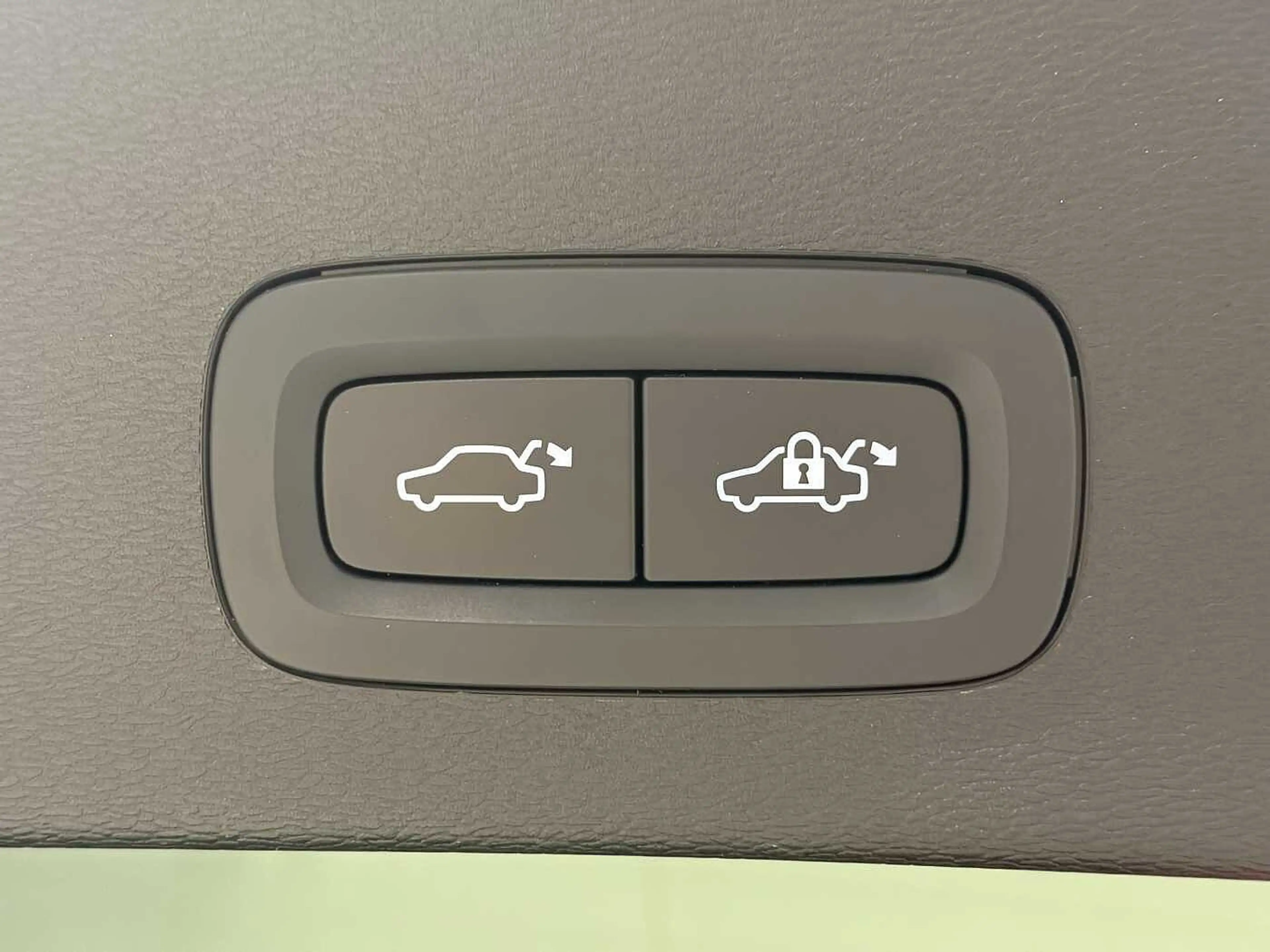Volvo C40 Recharge Plus — photo 14