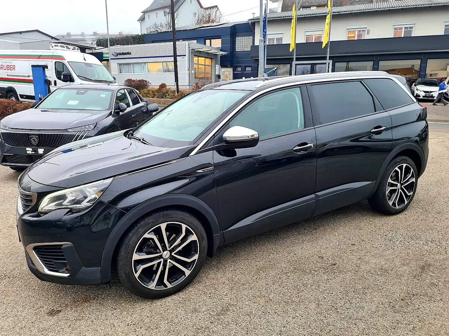 Peugeot 5008 1,6 BlueHDI 120 S&S 6-Gang GT Line Schwarz - 2