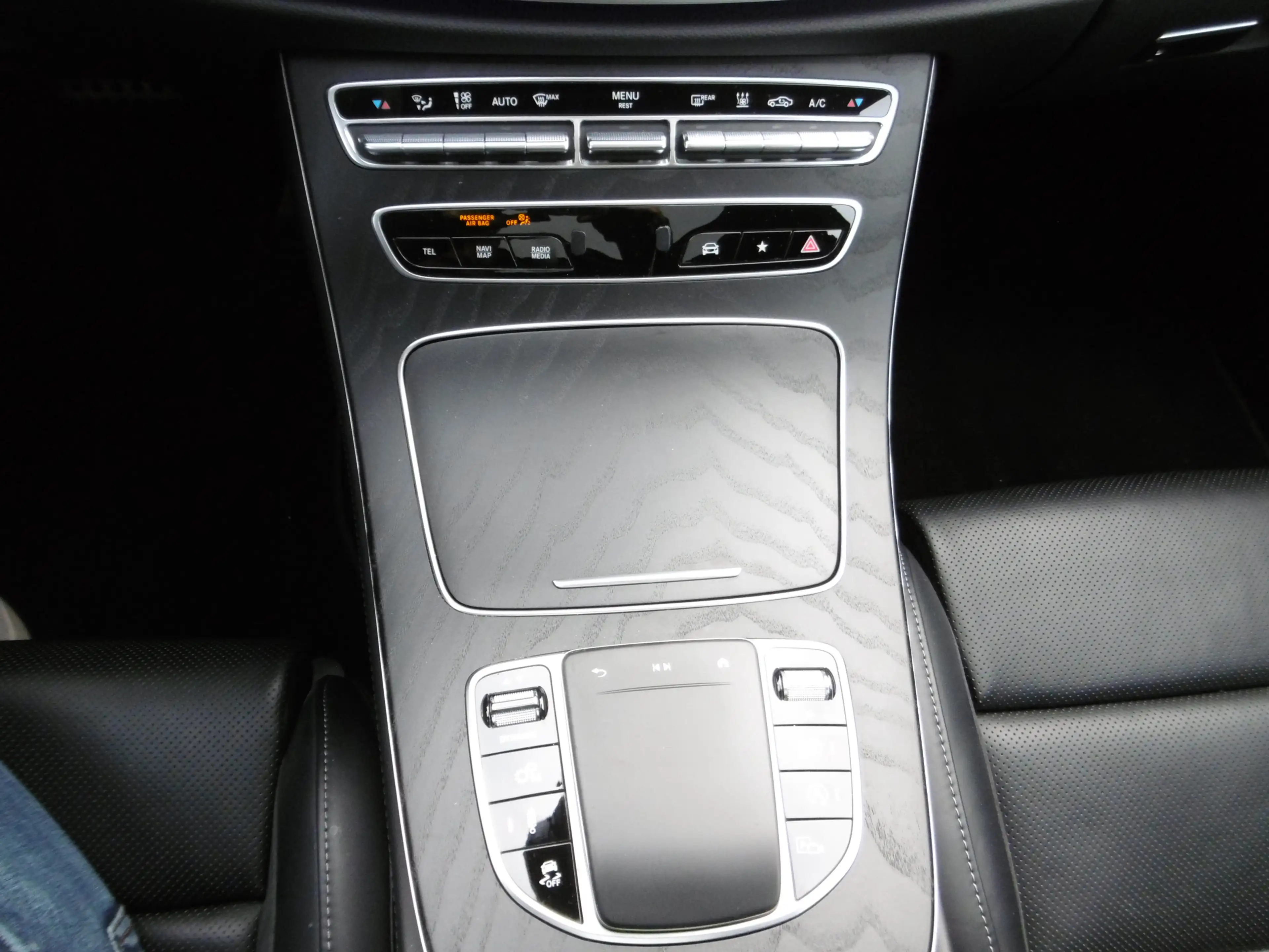 Mercedes-Benz E 53 AMG T 4Matic+*Schale*MATT*Sport.AGA*S.Dach — photo 11