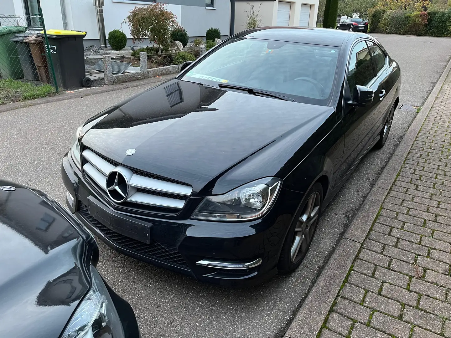 Mercedes-Benz C 180 C 180 CGI BlueEfficiency (204.331) Schwarz - 1