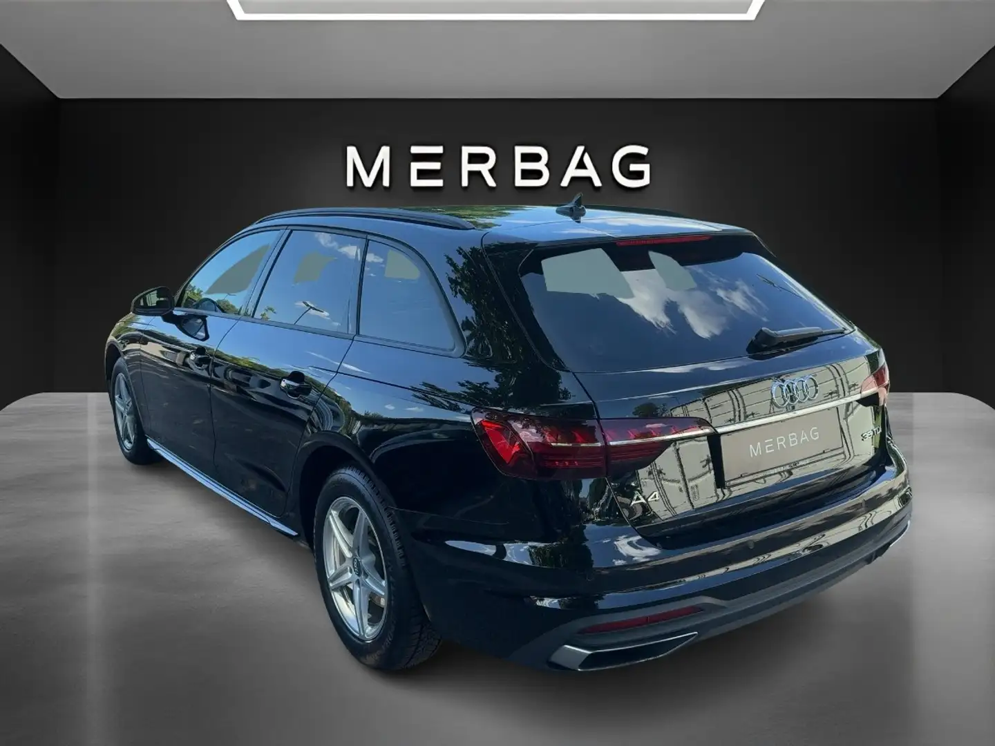 Audi A4 AVANT 35TDI S-TRO Чорний - 2