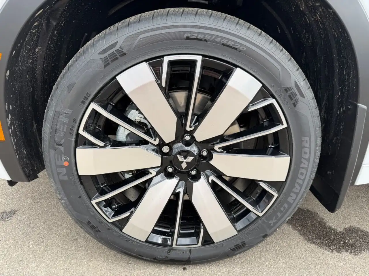 Mitsubishi Outlander снимка Mitsubishi Outlander