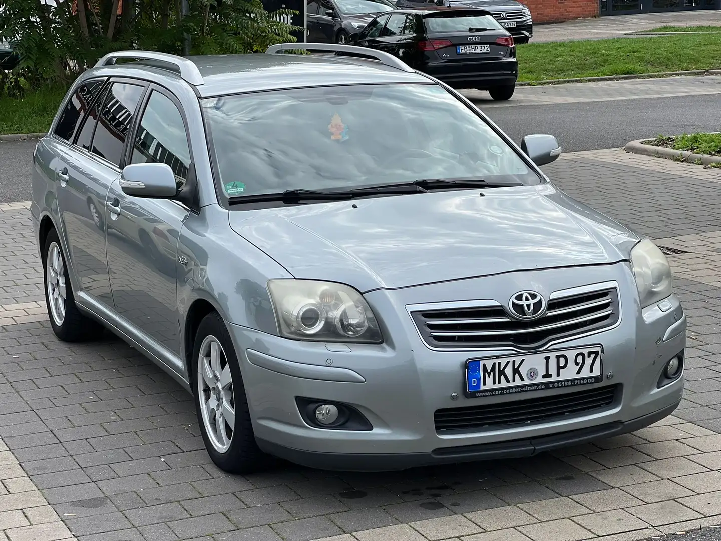 Toyota Avensis 2.0 D-4D Combi - 1