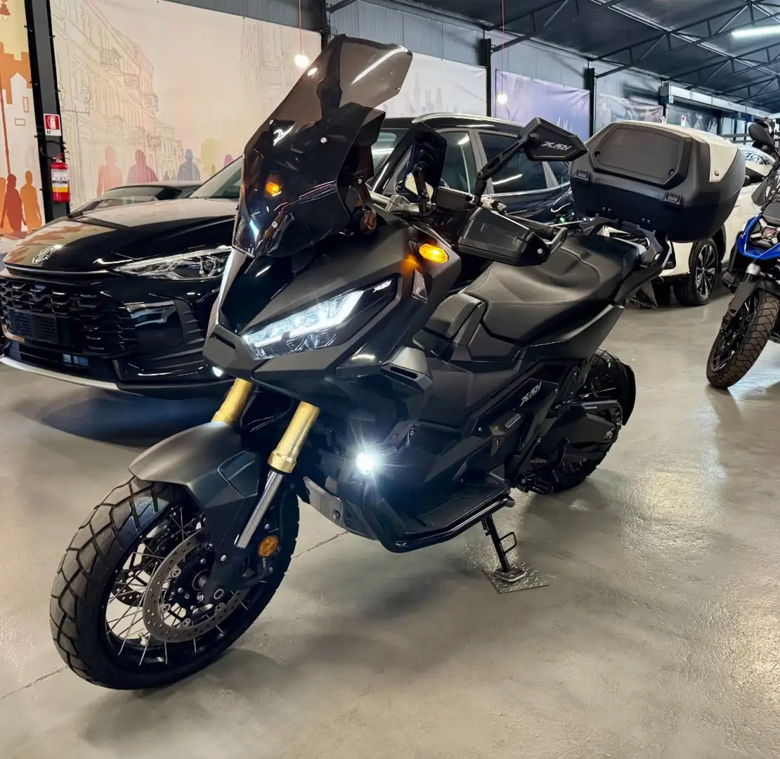 Honda X-ADV 750 Triple Black Nero - 1