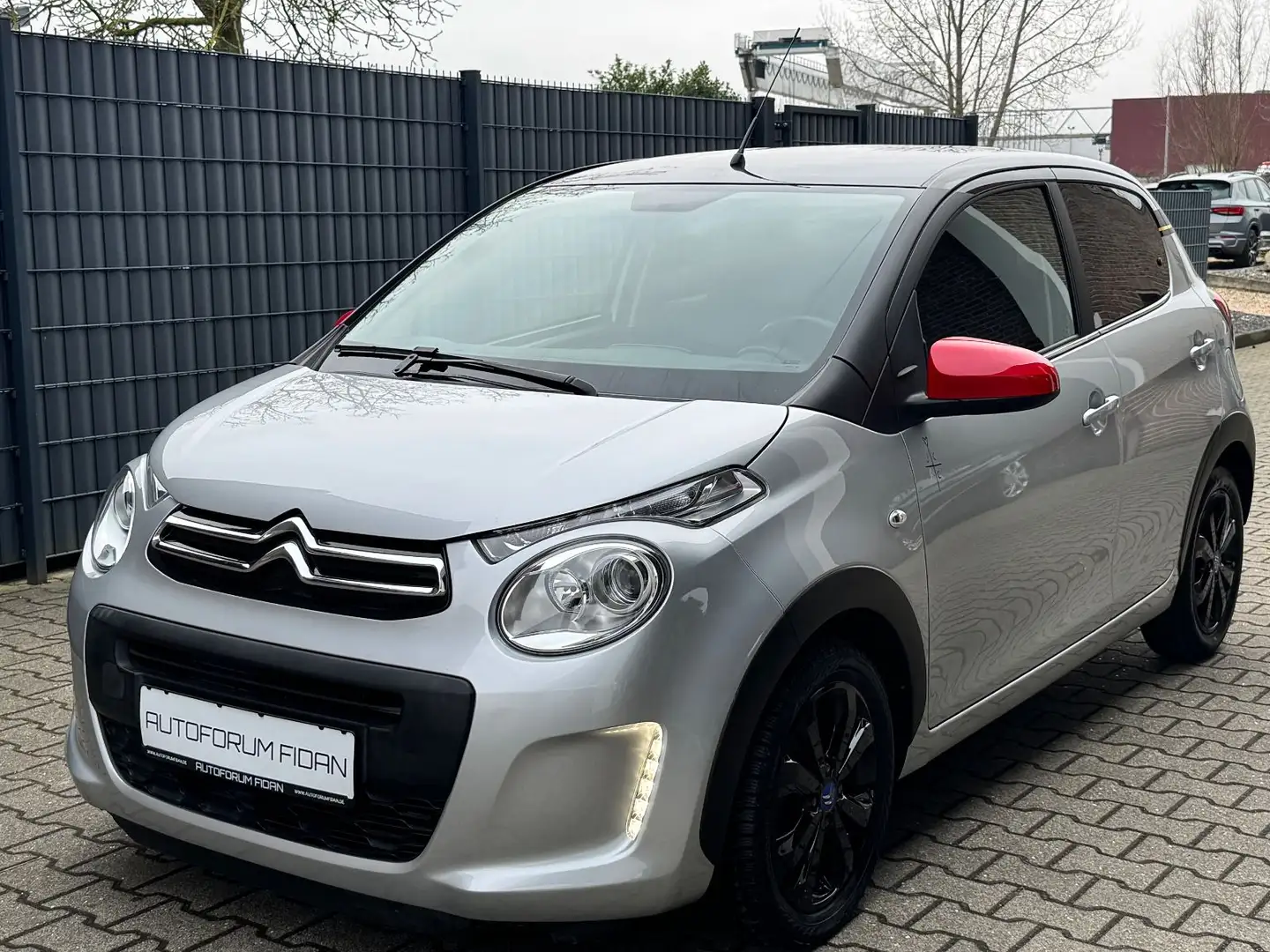 Citroen C1 JCC+ KAMERA|CARPLAY|KLIMA|SITZHEIZUNG Grau - 1