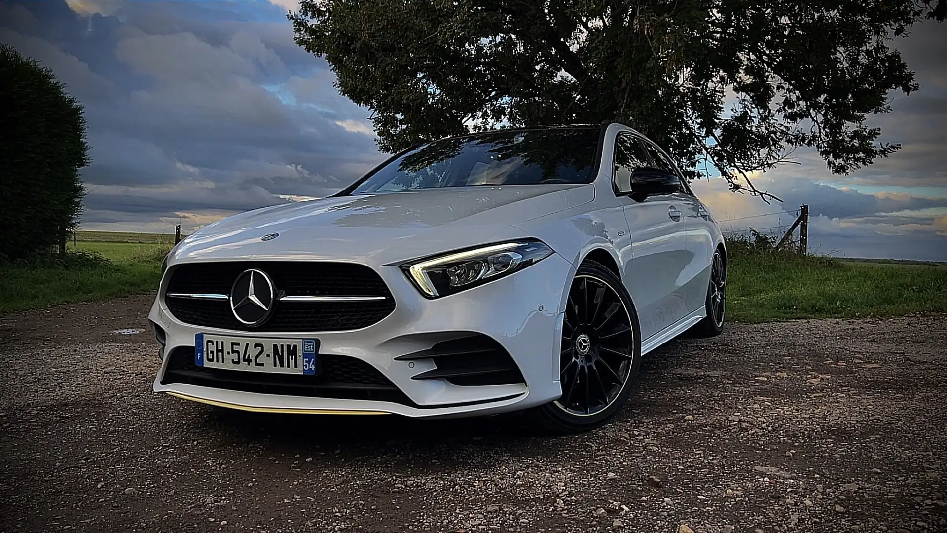 Mercedes-Benz A 180 Classe A 180 d 7G-DCT AMG Line Blanc - 1