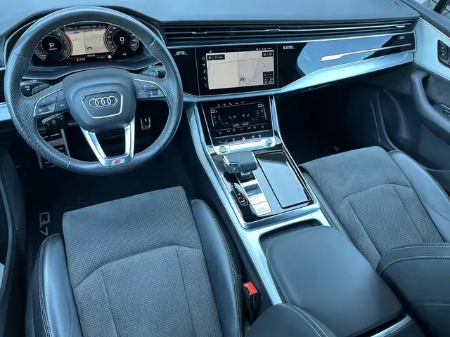 Audi Q7 view 15