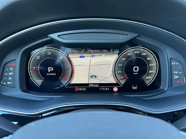 Audi Q7 view 20