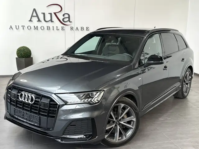 Audi Q7 main image