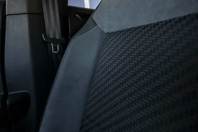 Volkswagen T-Roc view 11