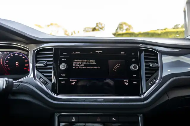 Volkswagen T-Roc view 25