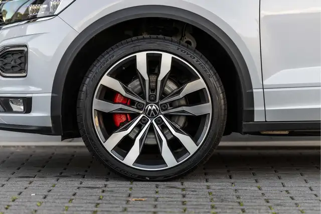 Volkswagen T-Roc view 19