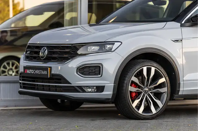 Volkswagen T-Roc view 15