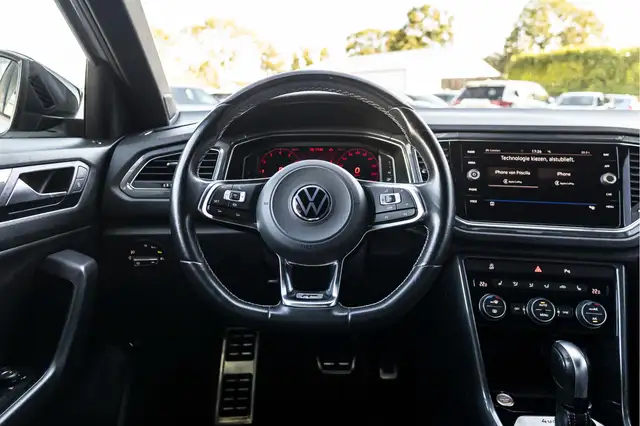 Volkswagen T-Roc view 7