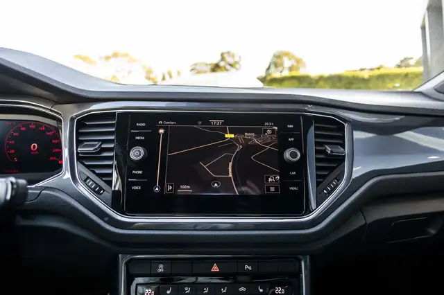 Volkswagen T-Roc view 26