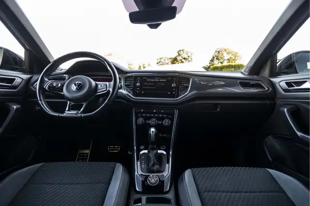 Volkswagen T-Roc view 30