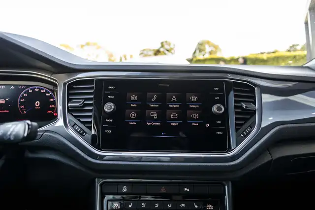 Volkswagen T-Roc view 22