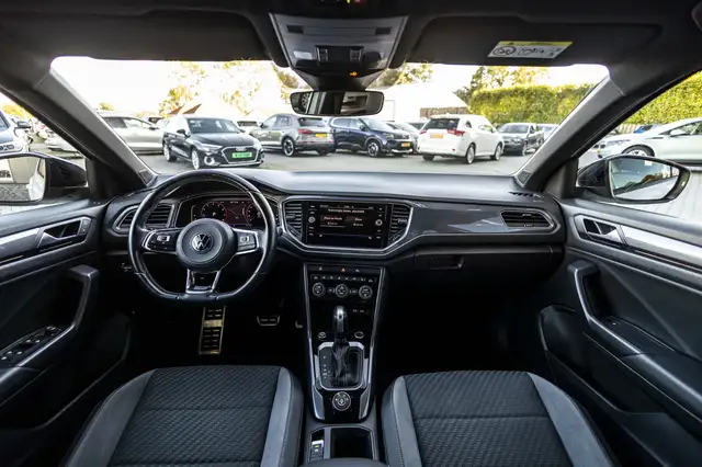 Volkswagen T-Roc view 6