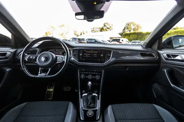 Volkswagen T-Roc view 29