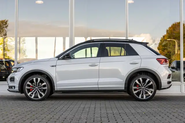 Volkswagen T-Roc view 5