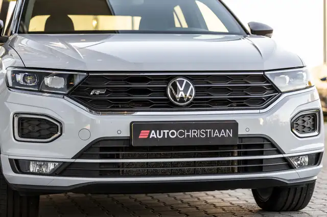 Volkswagen T-Roc view 17