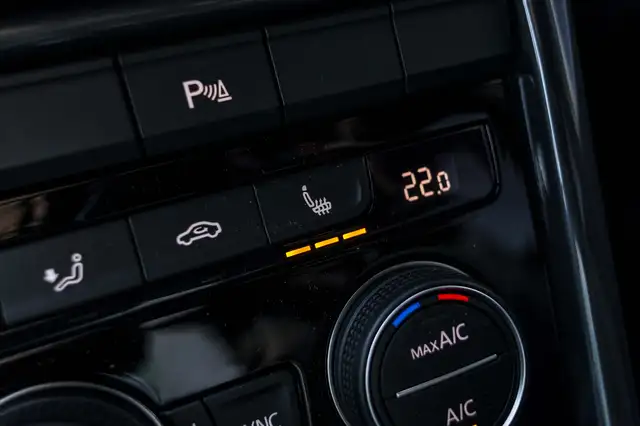 Volkswagen T-Roc view 28