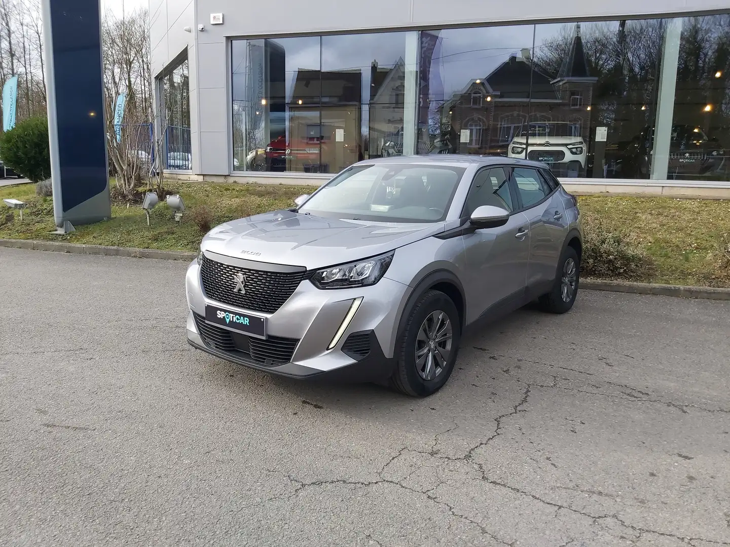 Peugeot 2008 1.2 i Style Grau - 2