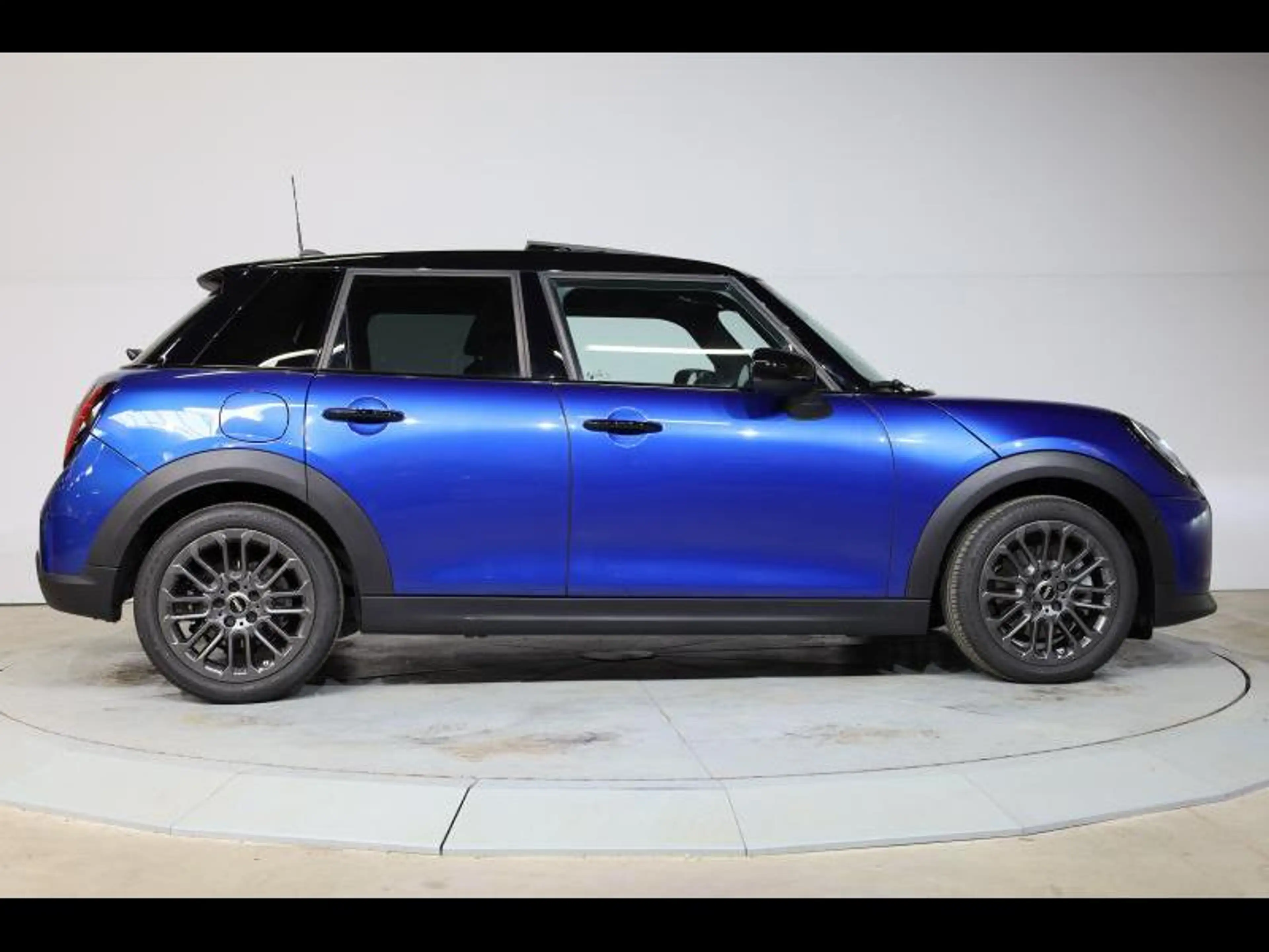 MINI Cooper C 5 PORTES — photo 4