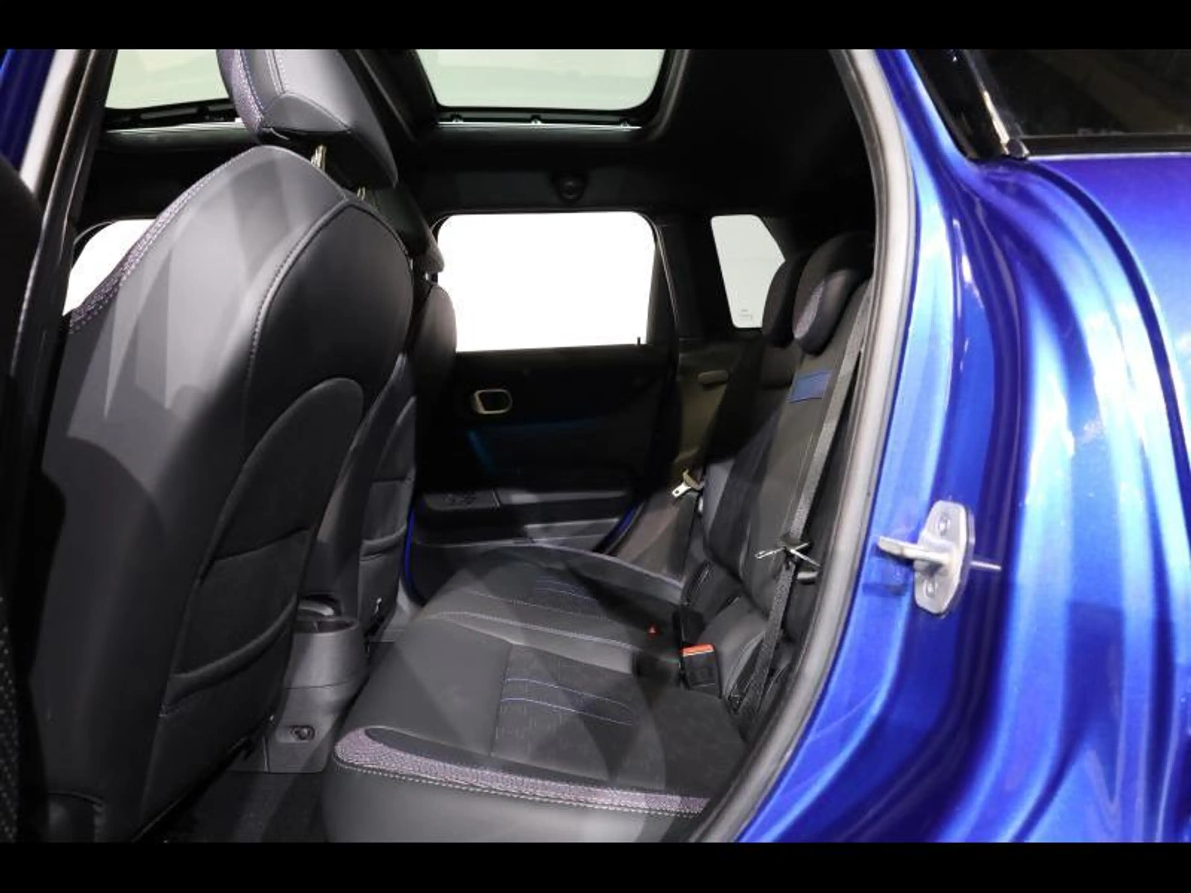 MINI Cooper C 5 PORTES — photo 11