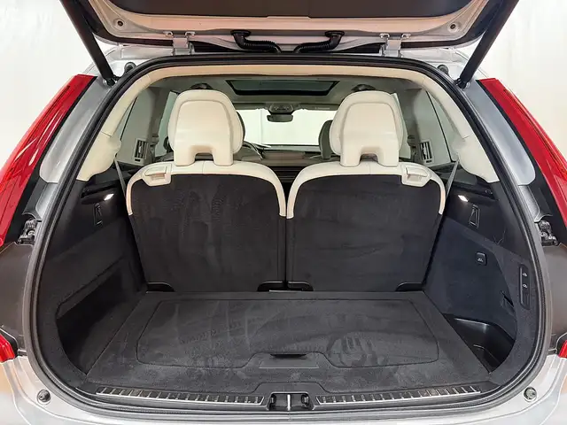 Volvo XC90 view 20