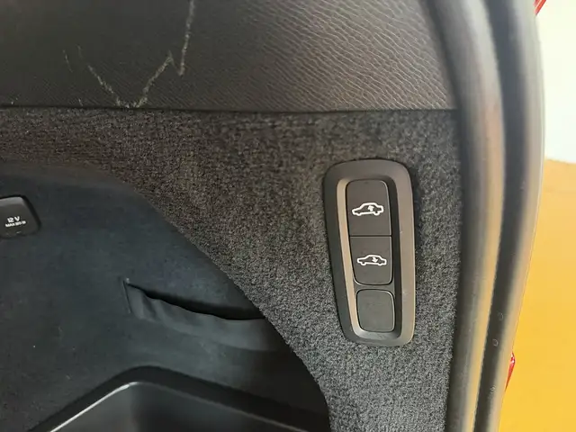 Volvo XC90 view 21