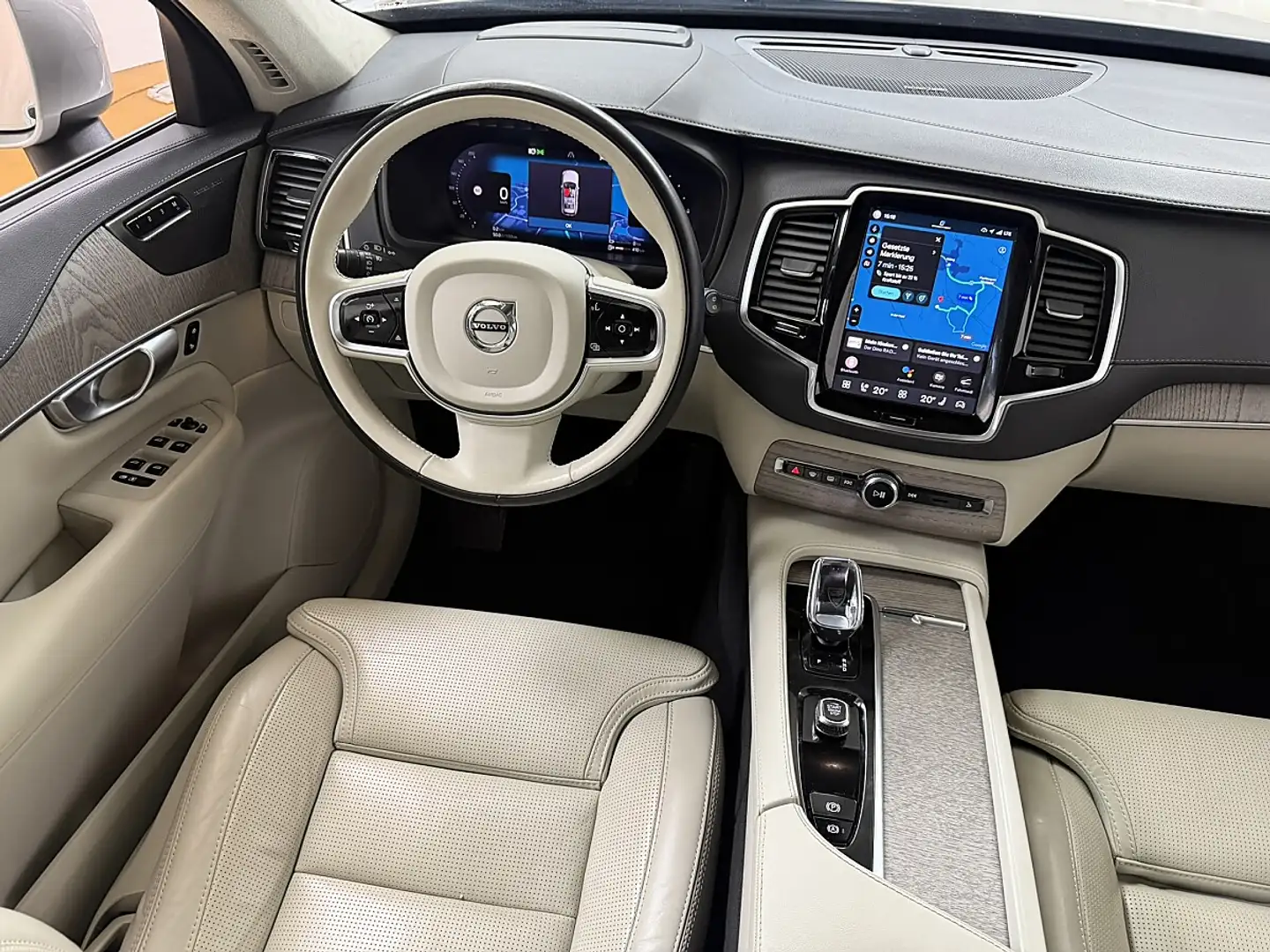 Volvo XC90 T8 AWD Recharge PHEV Ultimate Bright Geartronic... Silber - 2