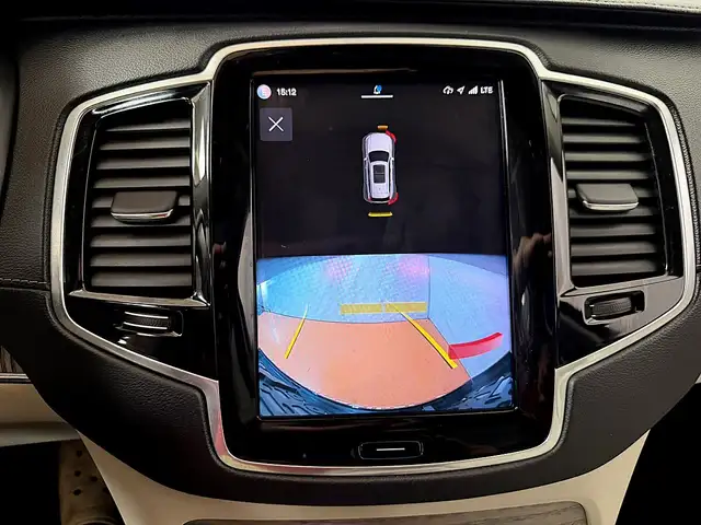 Volvo XC90 view 27