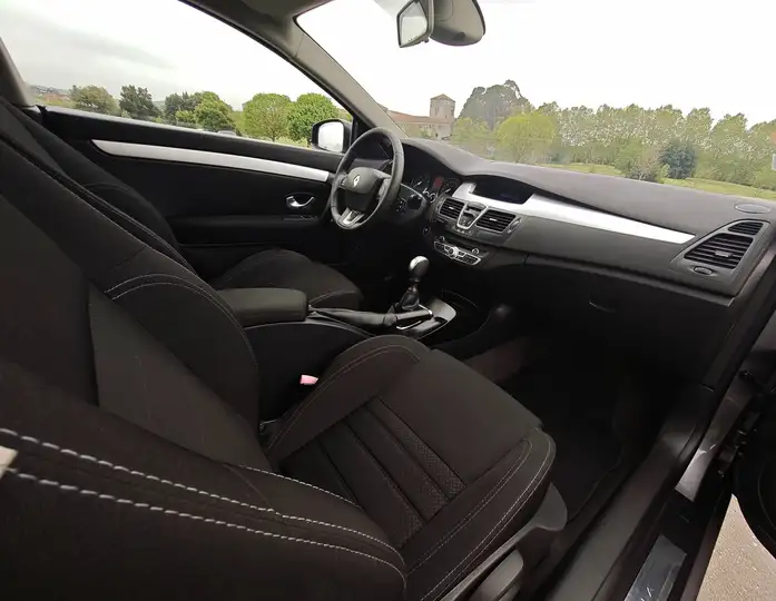 Renault Laguna 2009, foto 6