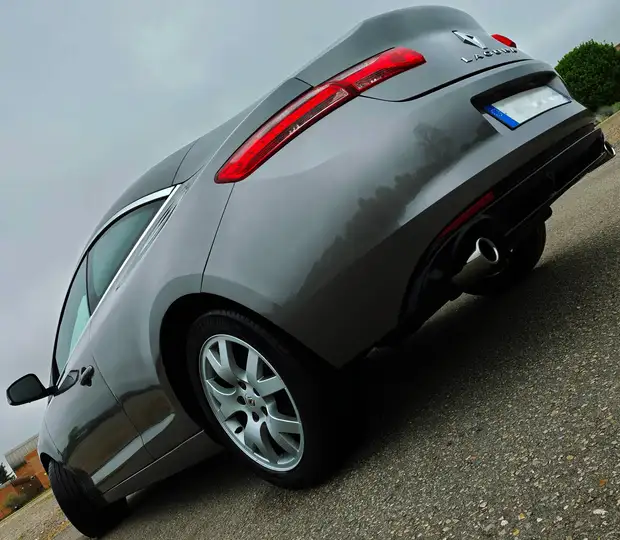Renault Laguna 2009, foto 12