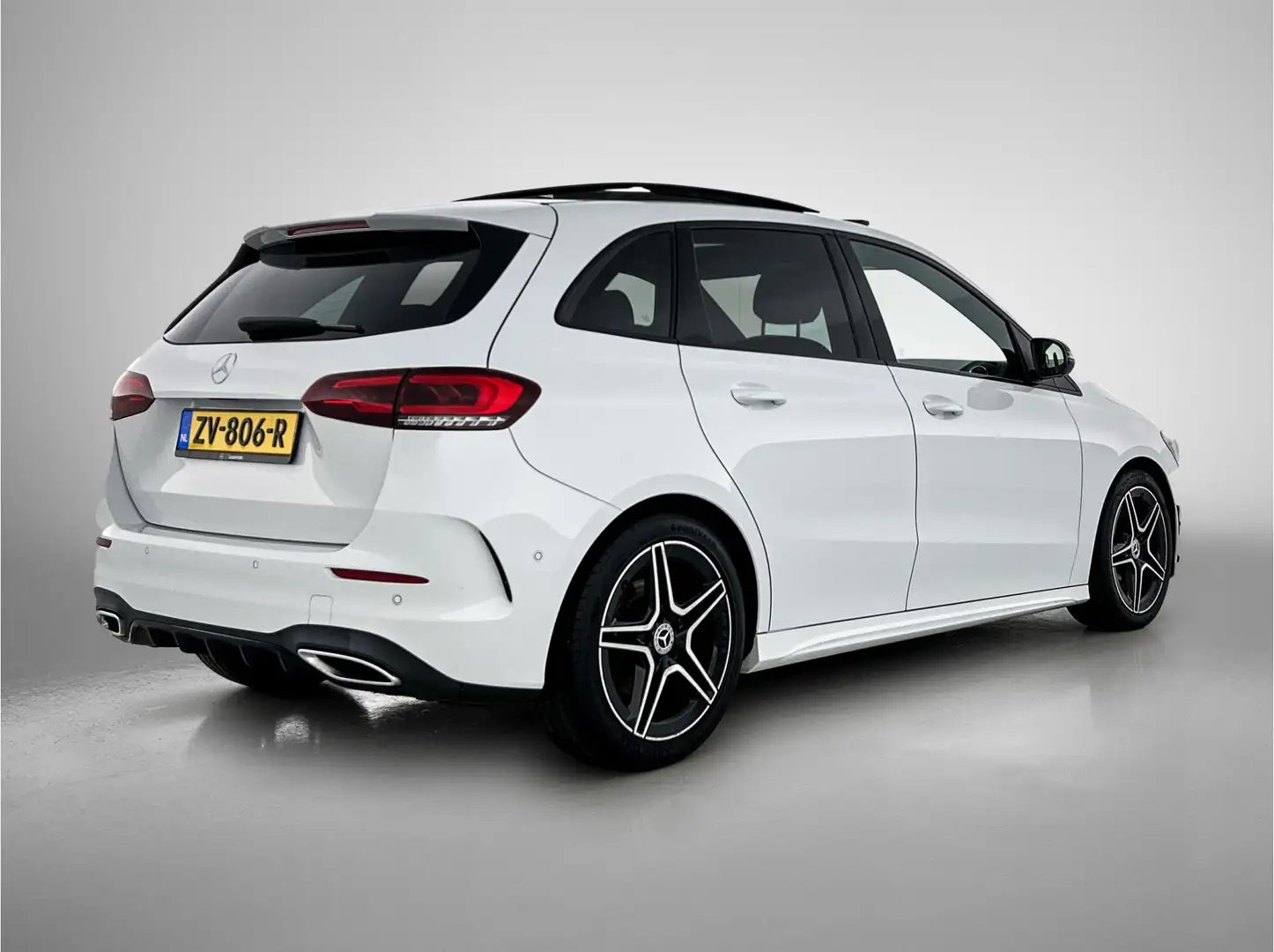 Mercedes-Benz B 200 Business Solution AMG-Pakket / Elec. achterklep / Wit - 2