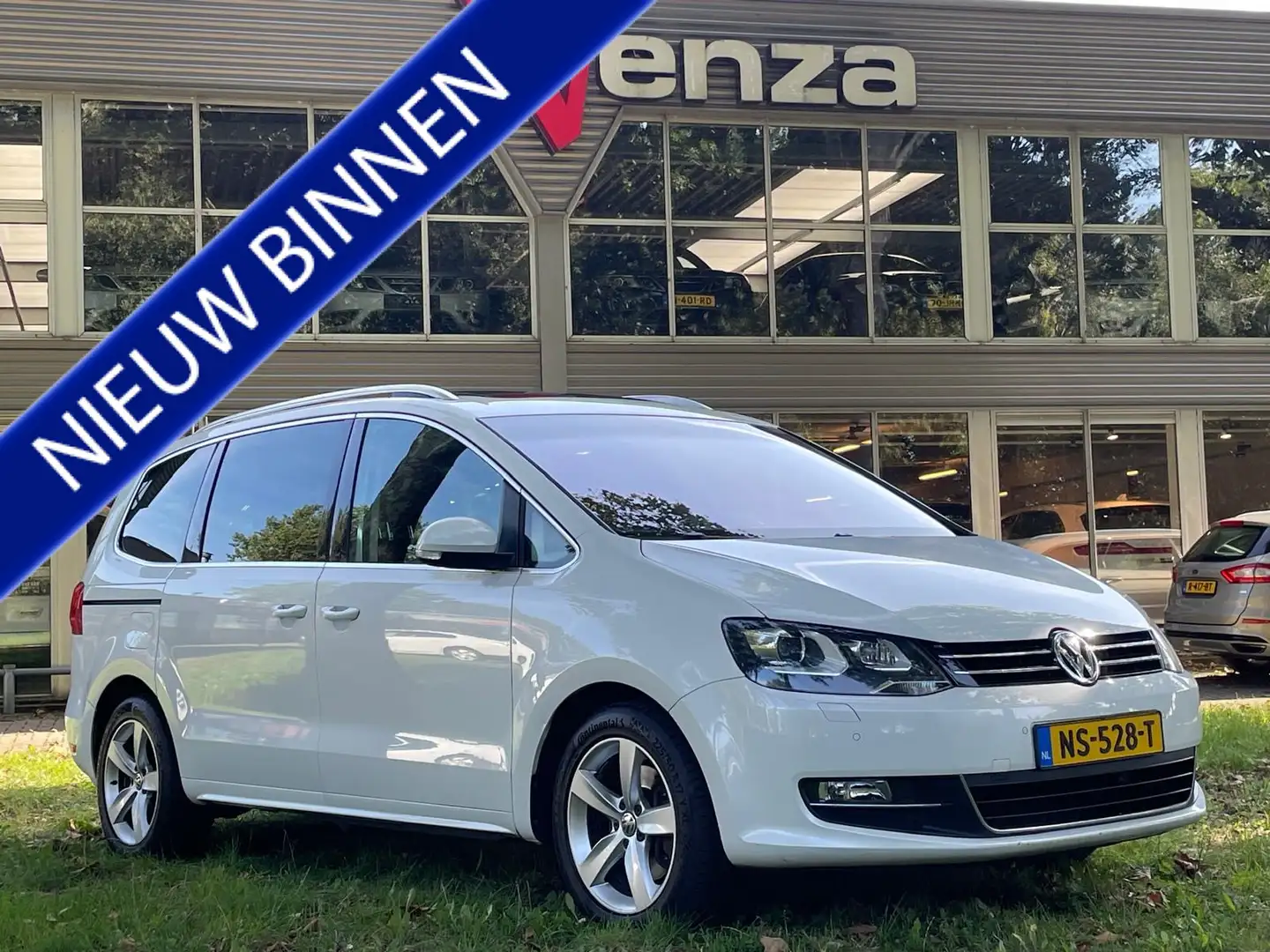 Volkswagen Sharan 2.0 TSI Highline Pano. 7Pers. GROTE NAVI Wit - 1