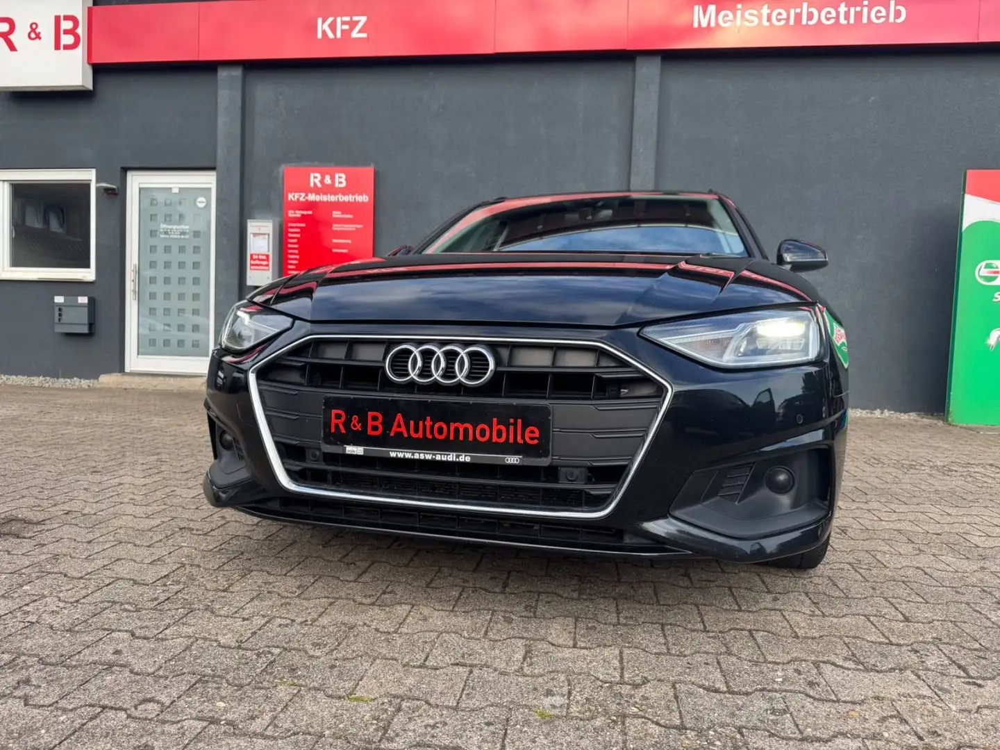 Audi A4 Avant 35 TDI basis*Navi* Fahrasisstenz*1xHand Schwarz - 2