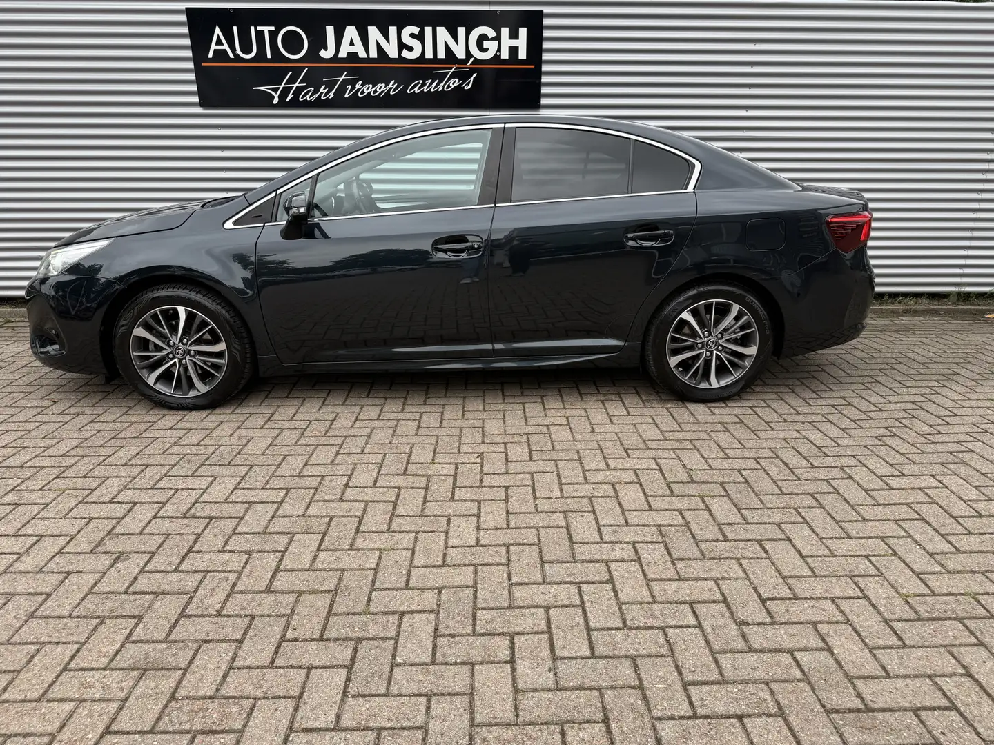 Toyota Avensis 1.8 VVT-i Lease Pro met 1500 kg trekgewicht! | Tre Grey - 2