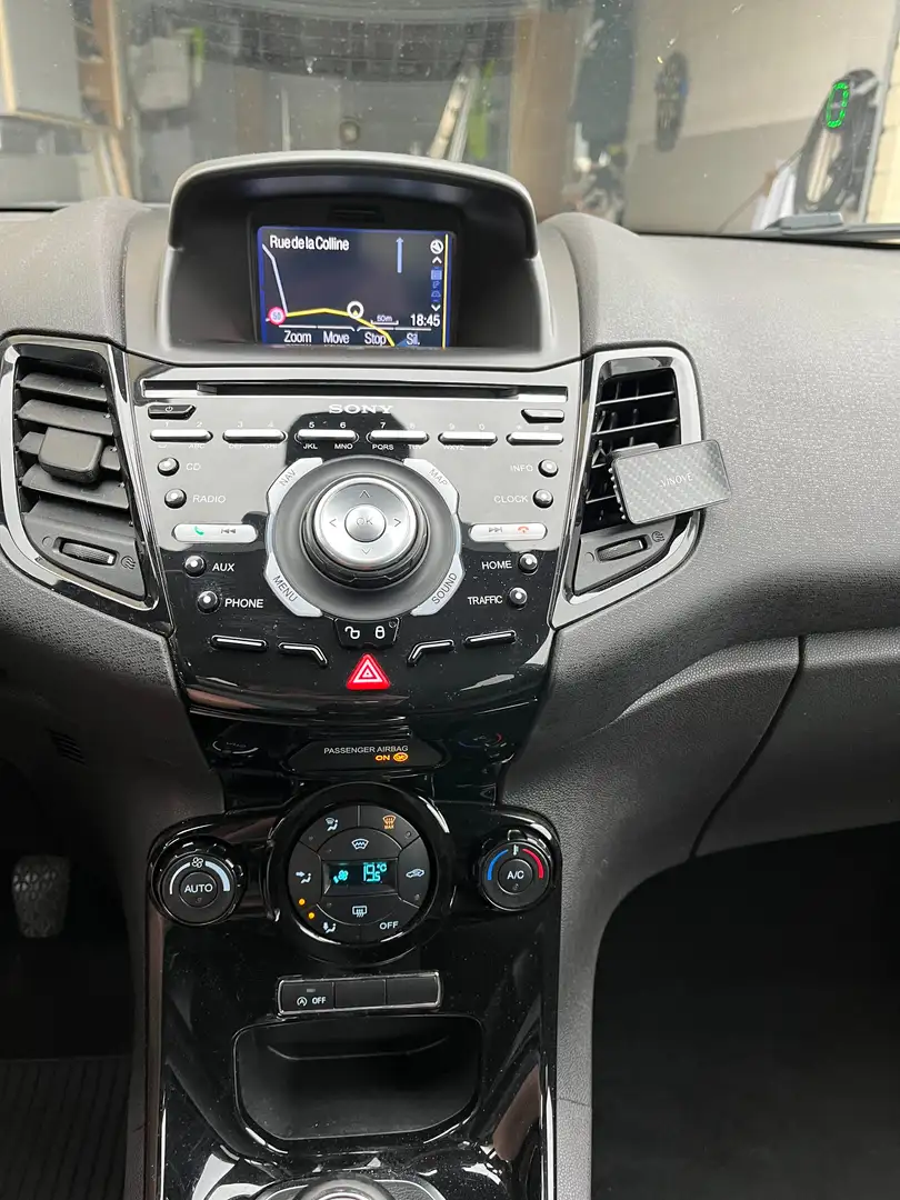 Ford Fiesta Fiesta 1.0 EcoBoost Titanium S/S Zwart - 2