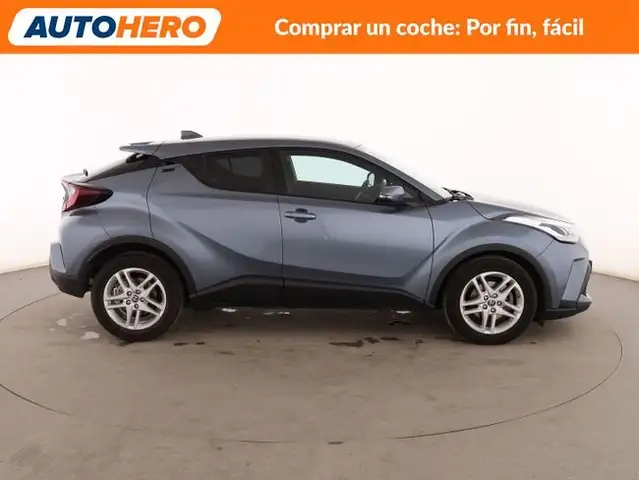 Toyota C-HR view 7